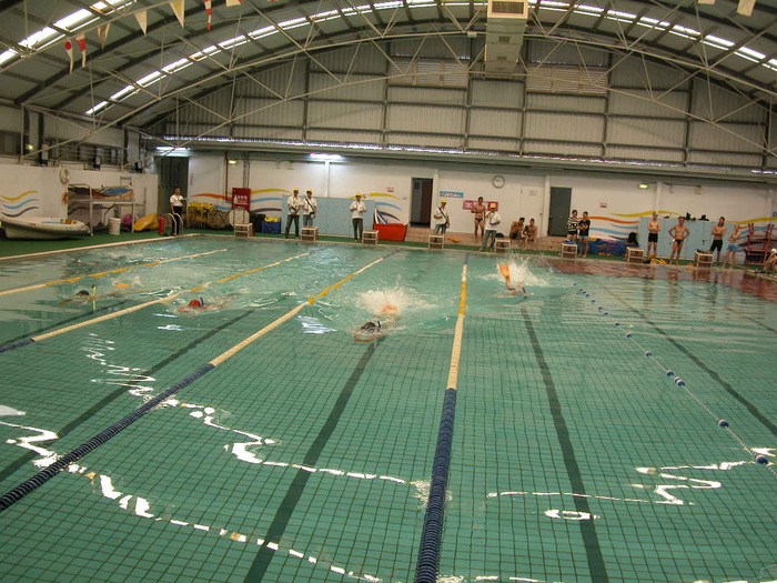 士林校區游泳池，25Mx8水道，供教學與活動使用。